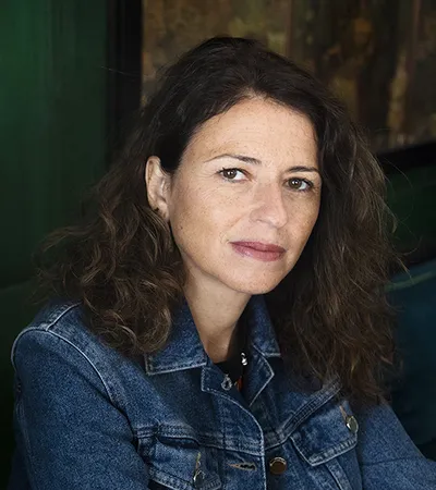 Tuil, Karine